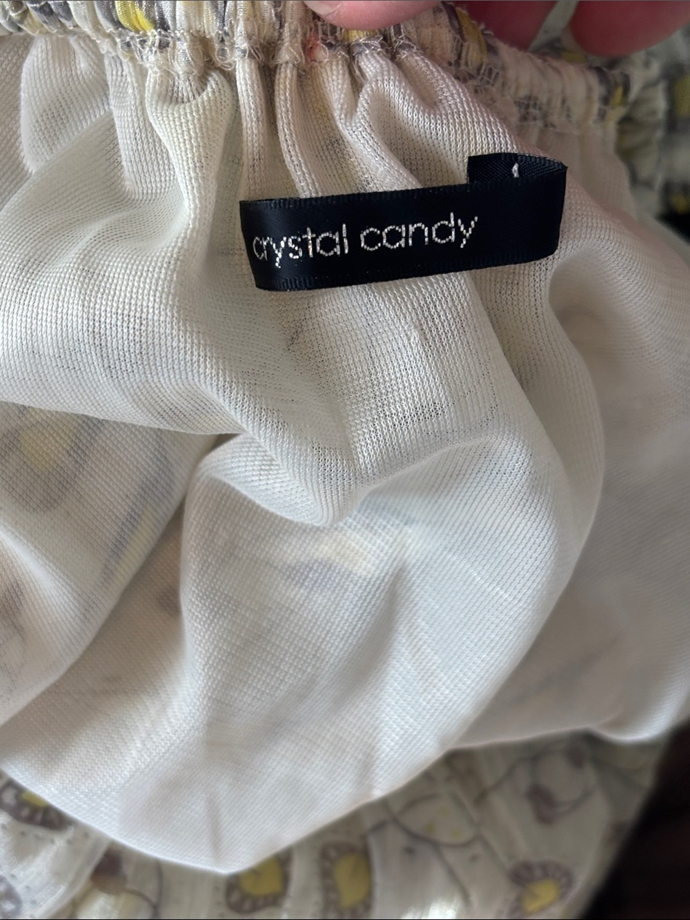 Off-Shoulder Printed Ruffle Top - White & Yellow - Picture 5 of 5